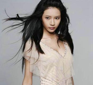 原以为嫁入豪门的她，婚后却遭非人待遇，27岁患癌过世
