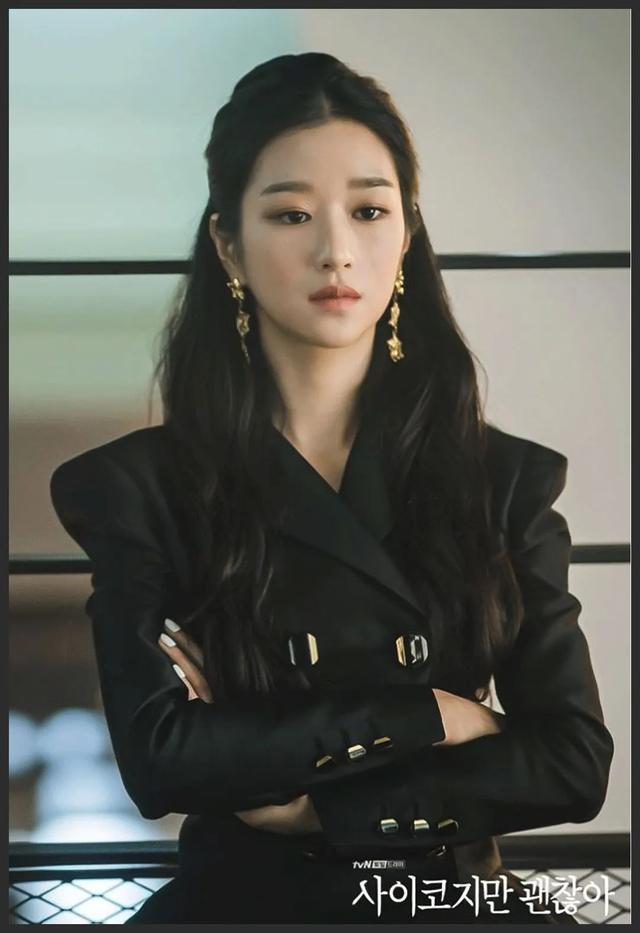 造型|让金秀贤着迷的“疯女人”,腰围46cm,多“野”的服装都敢穿