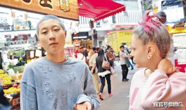 时尚|成龙的女儿吴卓林真是太“野”了，日常搭配似时尚博主，真的很潮