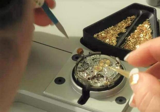 瑞士|苹果无法撼动的行业：瑞士品牌逆势增长，日均销售额超过1个亿