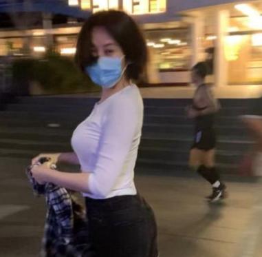 51岁许晴年轻图 23f707fb998c478ea6a882bf0c07dc02.jpeg