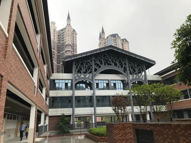 实验|高新区银都紫藤初中学校初2023届新生亮相