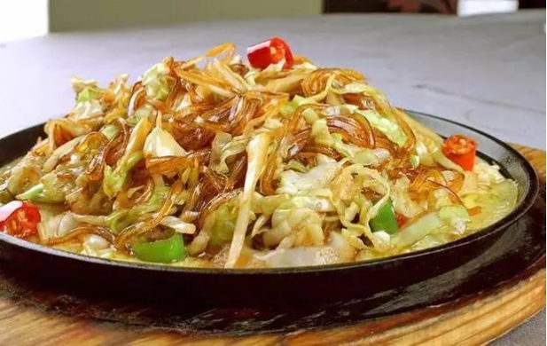 美食严选:葱烧老豆腐,泡椒白菜,炸藕片,包菜炒粉丝的做法