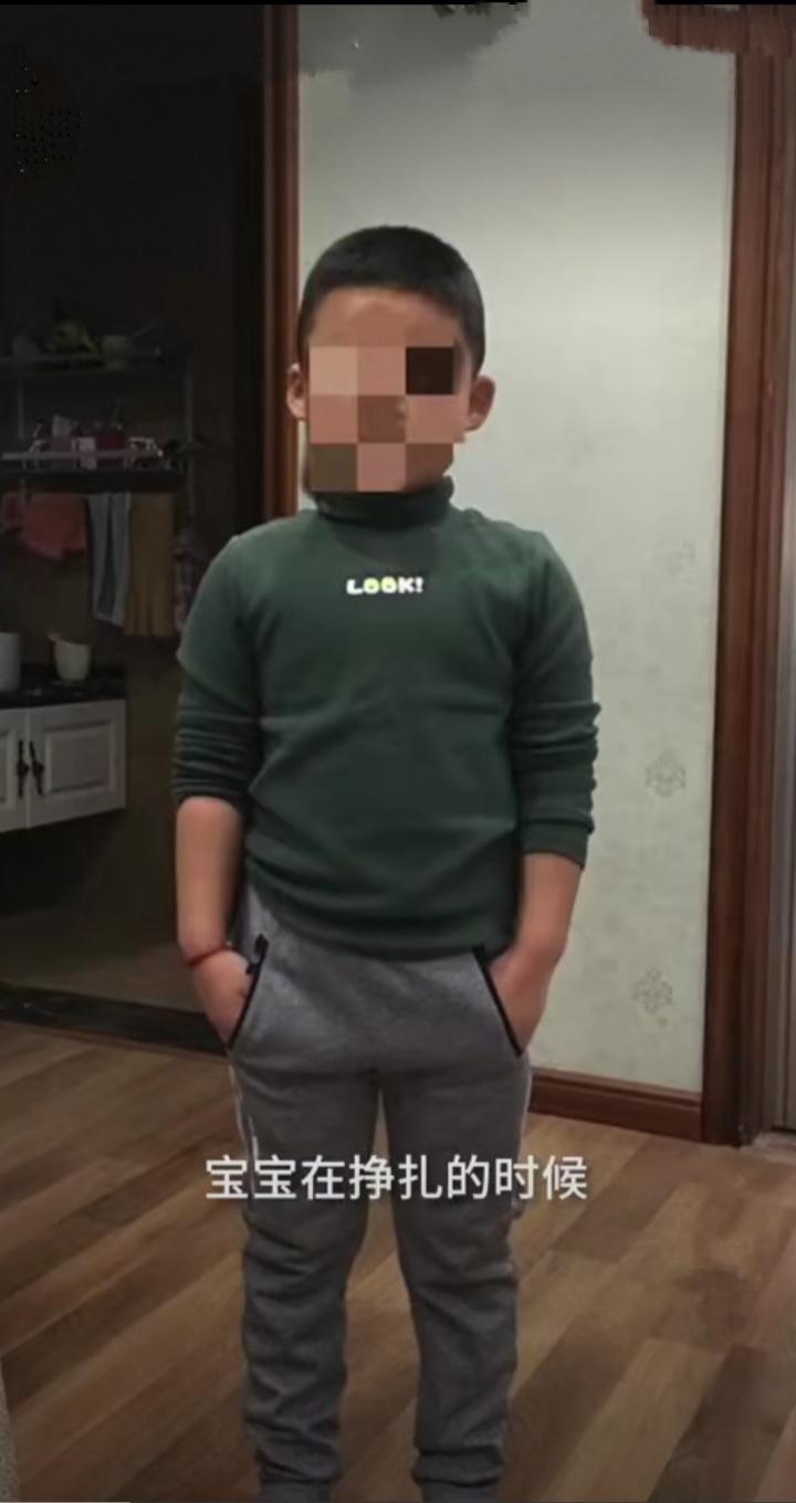 原创三代单传！6岁男孩游泳馆内上课溺亡。家长：挣扎了10分钟没人发现