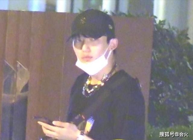 恋情|原创美少女网红一月换仨男友？恋情曝光秒分手，又有小鲜肉现身家门口