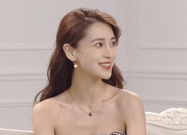 网友|杨颖妆容“又翻车”,鼻梁太高老气像男生,网友:每次都不一样!