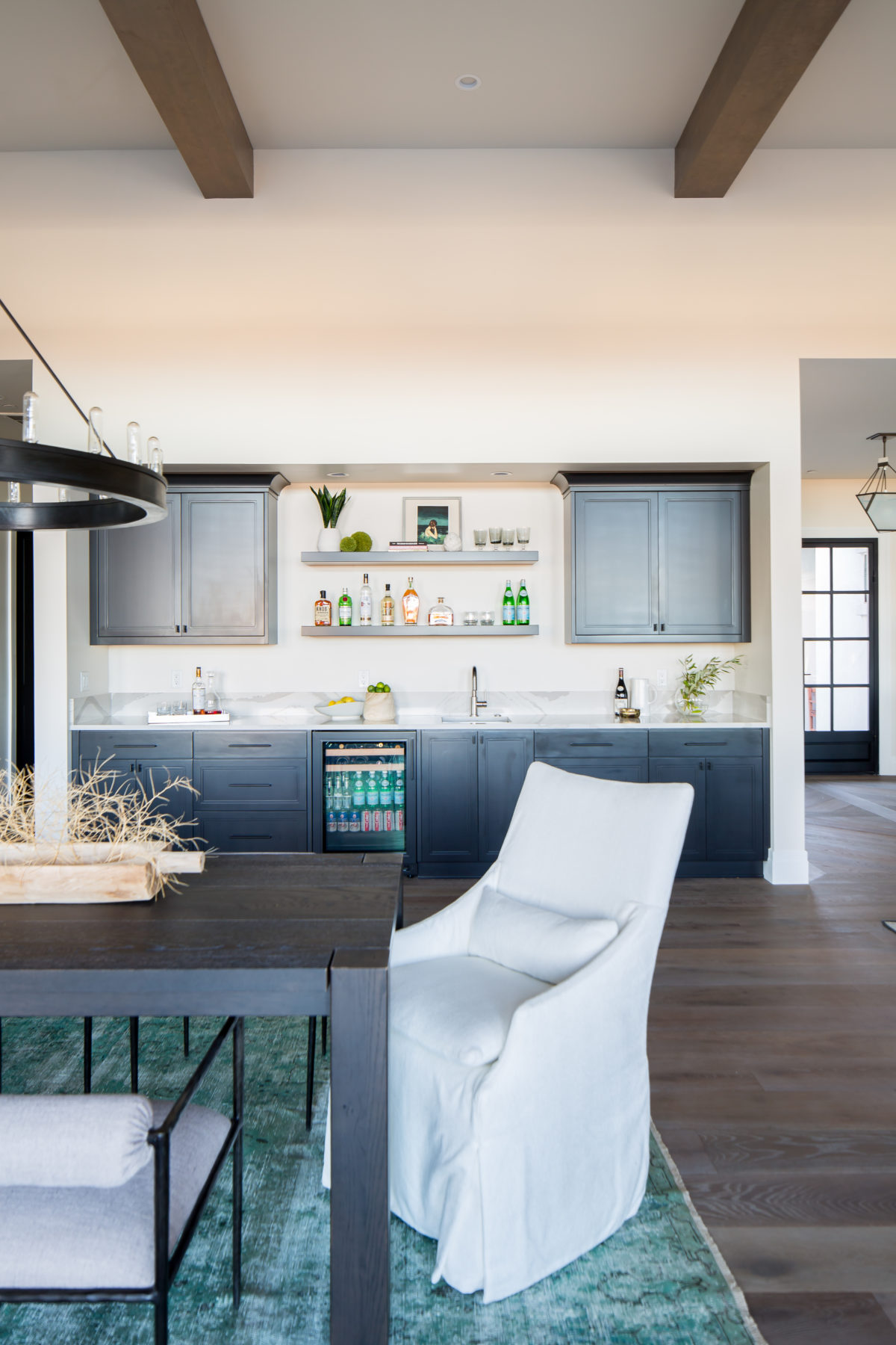 设计|环球视野丨清新现代风格融入传统设计，新古典的独特美学主义