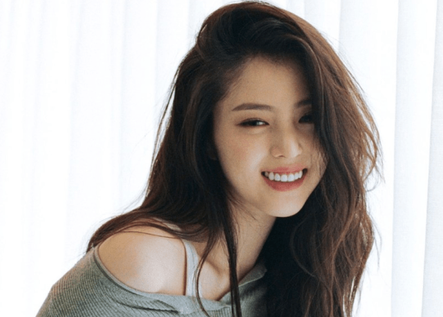 身陷|原创太唏嘘！“最美小三”身陷欺诈危机，被吸血妈妈冒名欠债拖下水！