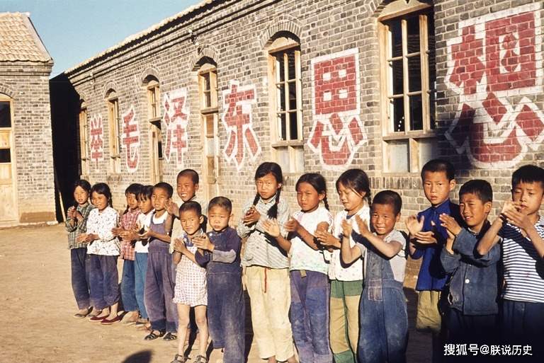 1971年的大寨,罕见生产老照片,全国农业学大寨