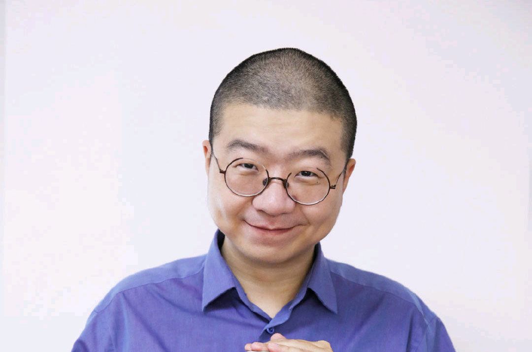 脱口秀大会开播,李诞吐槽公司风波,表示麻醉自己是有