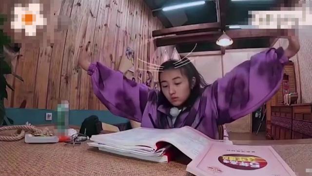 复习|原创赵今麦第一、张子枫第三，在片场复习的新生代演员们都考出好成绩