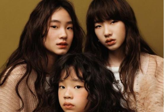 原创小S三女儿合体摇钱,大女儿厌世,二女儿清甜,小女儿却像男孩子
