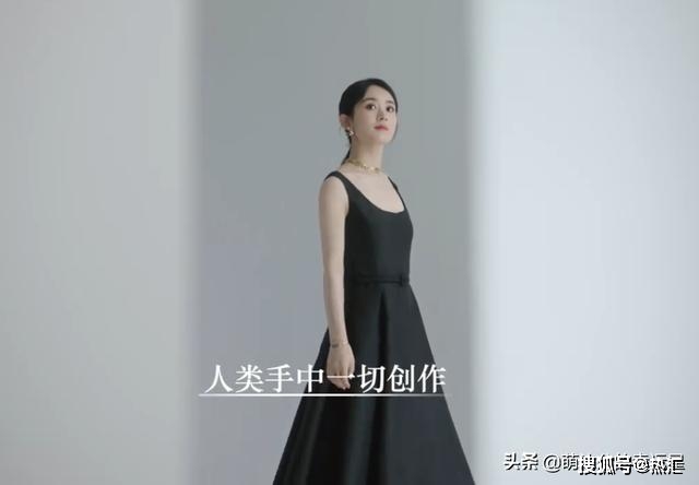 baby|赵丽颖baby最新广告来袭，两种风格美感不同，一个贵气一个优雅