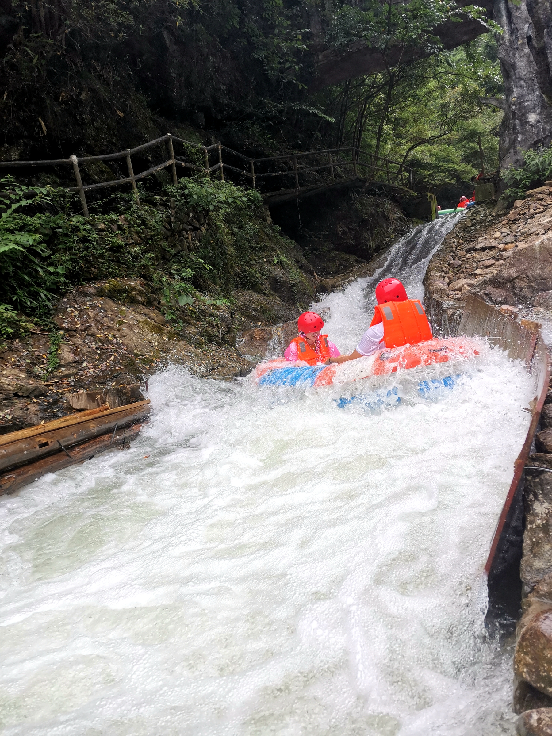 水竹湾峡谷漂流