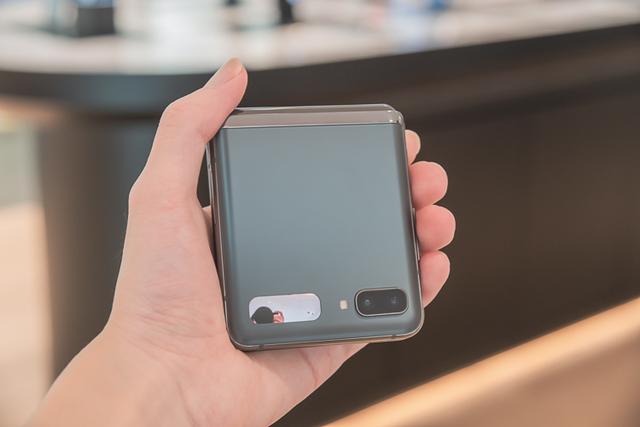 多角度|体验三星Galaxy Z Flip 5G：骁龙865 Plus加持，交互再升级