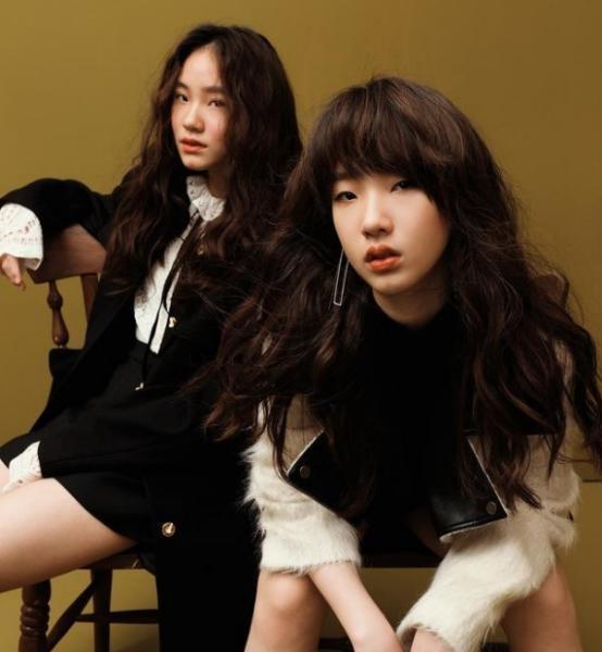 原创小S三女儿合体摇钱,大女儿厌世,二女儿清甜,小女儿却像男孩子