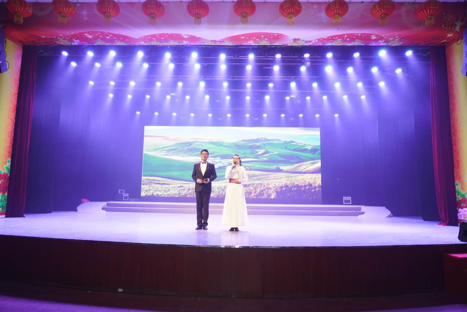 市值管理|蜂狂购全球并购市值管理大会|绚丽民族风 乌兰牧骑歌舞激情上演