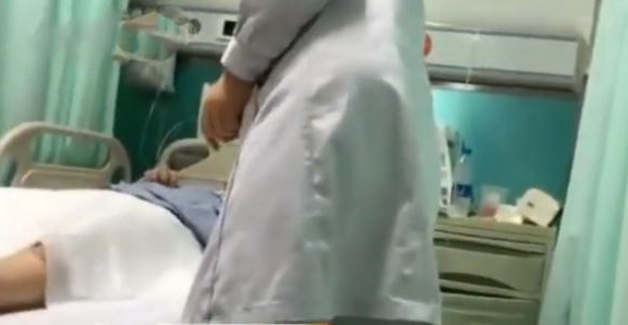 孩子|两个13岁女孩结伴吞药自杀，家长回忆起医生的话，恍然大悟