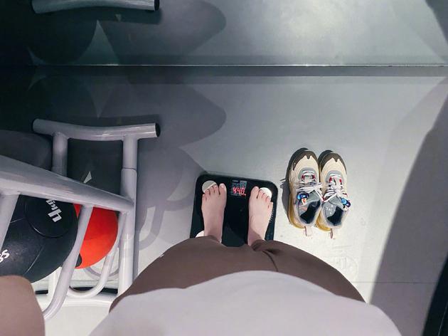 太瘦了！邓紫棋进健身房称体重只有44kg