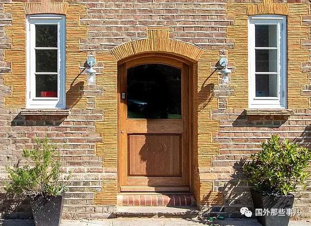 约合|男子价值1100万元海景房仅挂18元甩卖，他还倒贴134万