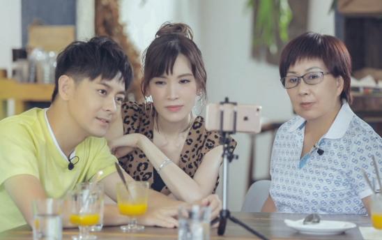 妈妈|原创林志颖情商太低？揭穿陈若仪脚臭打呼，不丢下妈妈却丢老婆下水