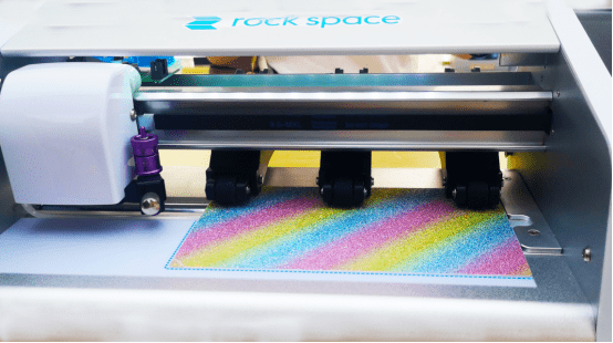 深度|洛克切膜机深度体验：挖掘手机贴膜的商机和乐趣