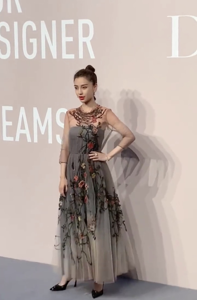 景甜艳|红毯截图，赵丽颖景甜艳压全场，吴谨言发型怪异，王子文脸都变了