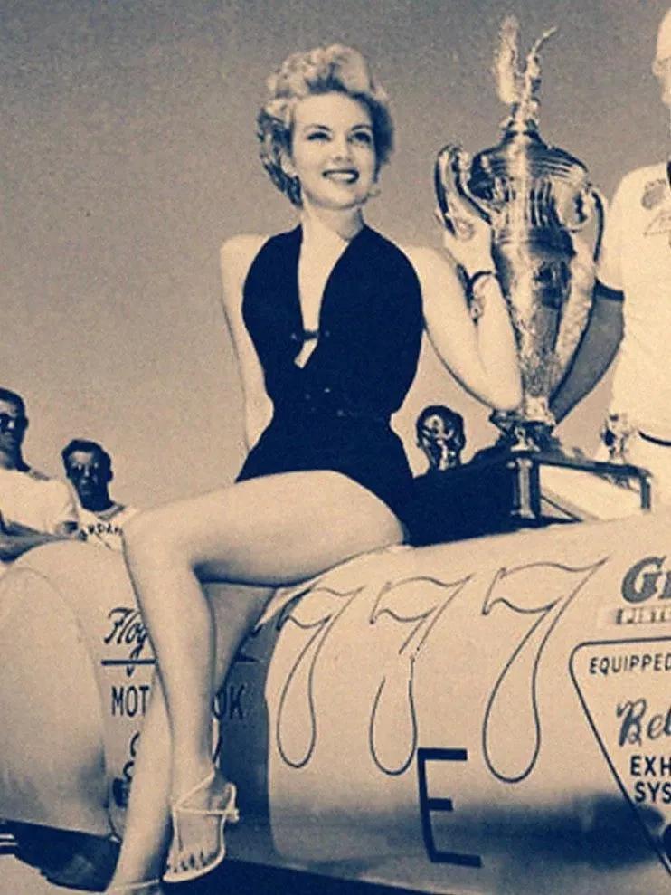 花花公子|欧美老照片中的性感车模