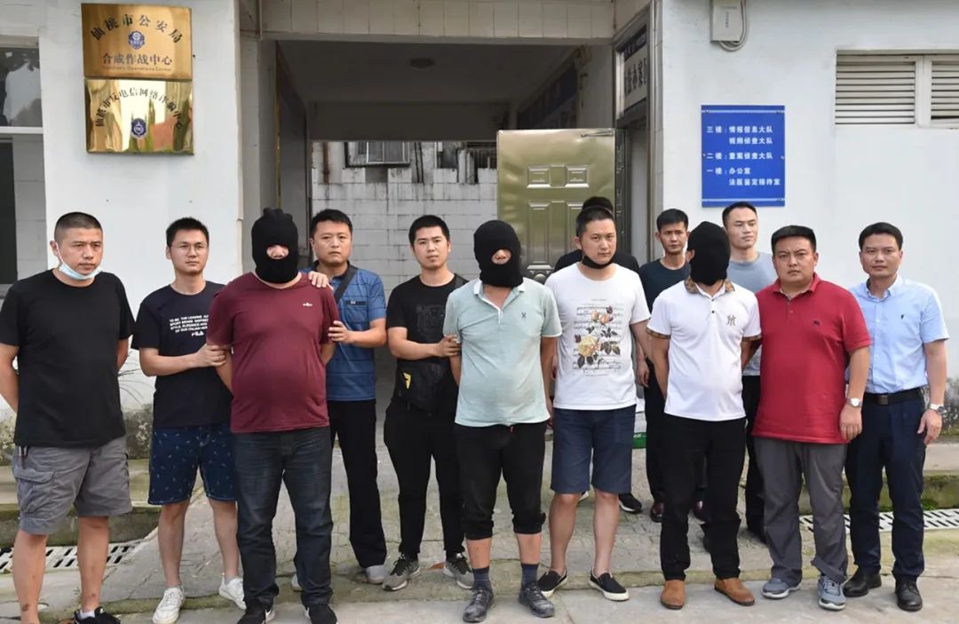 配钥匙|男子帮金店修门偷配钥匙，盗走价值150万黄金，48小时后被抓获