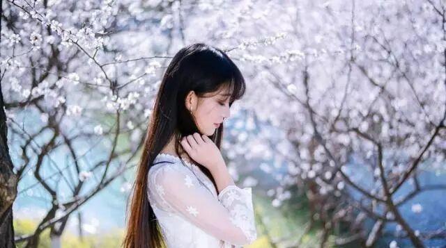 儿媳妇剖腹产刚满月，婆婆就让她洗衣服：我生完孩子就下地干活了