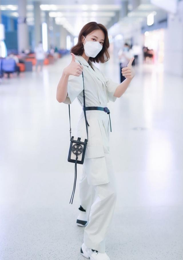 调配|三十岁必须做出改变，不要老''装嫩''了，这样穿不老气还很帅