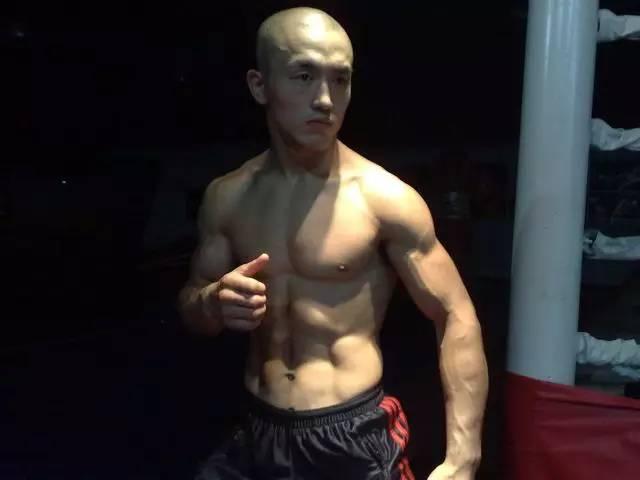 华为|武僧一龙又遭质疑！喷子：你居然不用华为，你到底爱不爱国