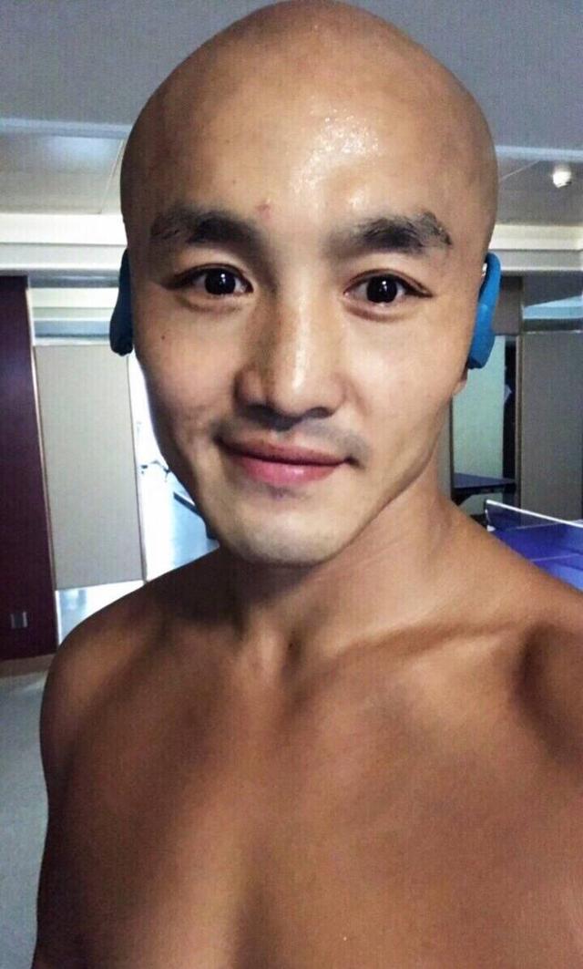 华为|武僧一龙又遭质疑！喷子：你居然不用华为，你到底爱不爱国