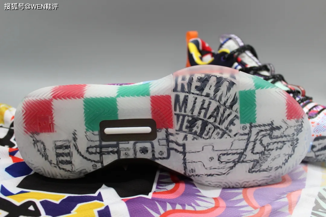 元素|把10双鞋的元素融合到一双鞋身上是什么体验？国产神鞋给你答案