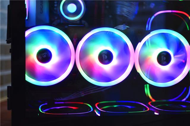 电源|10Gb/s速率，加一个小风扇，自制一个持续低温的移动硬盘