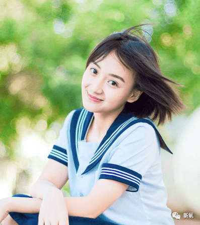 人中|20岁的脸垮得像40岁，还比关晓彤讨人喜欢，她真没不服气吗？