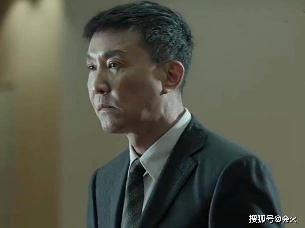 讨老婆|原创58岁吴刚扮女装讨老婆开心，被赞是美人，嘟嘴卖萌私下形象反差大