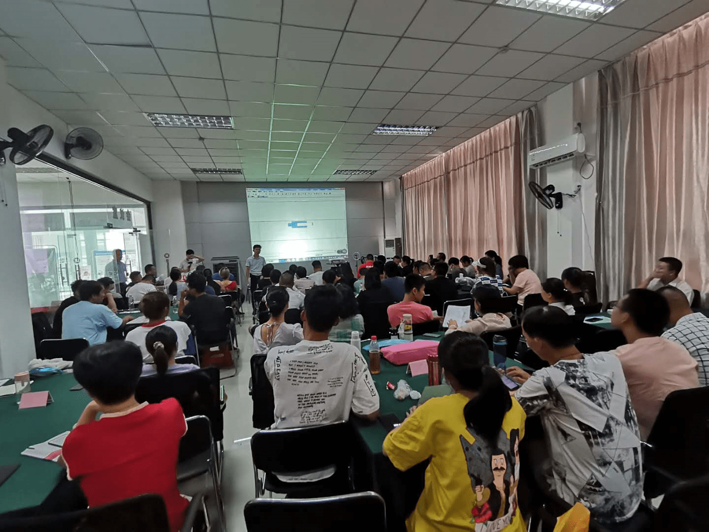 消息资讯|2020年霞浦县直播电商人才培训第一期开班啦