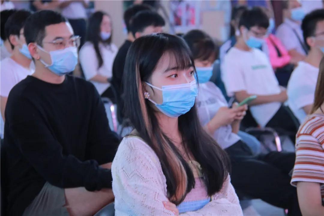 学子|相信未来 乘风破浪：西安培华学院举行2020届毕业典礼暨学位授予仪式