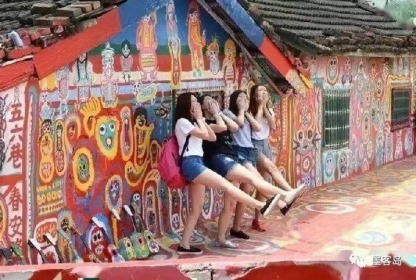 97岁“中国宫崎骏”:用2920天坚持,画一个村(组图)