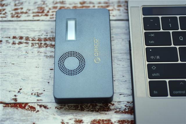 电源|10Gb/s速率，加一个小风扇，自制一个持续低温的移动硬盘