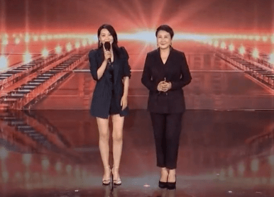央视镜头下的女星:65岁奚美娟同框张萌丝毫不输