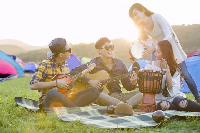 表盘|东方双狮"戴"你领略不一样的秋色!