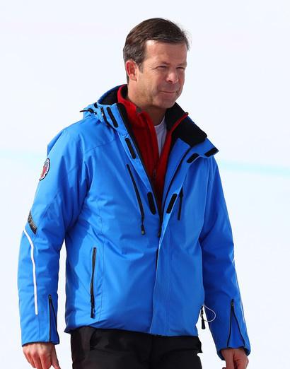 衣品|办时装品牌，颜值低衣品还很土，欧洲首位黑人王妃凭啥拿下王子？