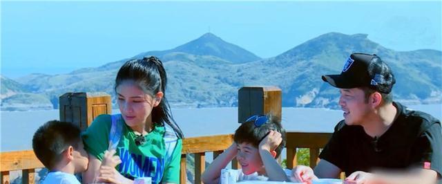 原创孩子情绪失控时，家长不可“火上浇油”，胡可的方法有很大帮助