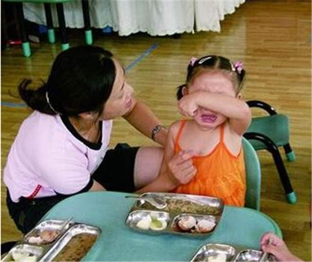 小孩子吃饭的时候能看电视吗 2d4061565fd64942a4bb3c1650c33270.jpeg