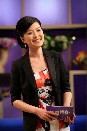 东方|原创美女主持陈蓉，21岁入行，花22年爬上“东方卫视一姐”宝座