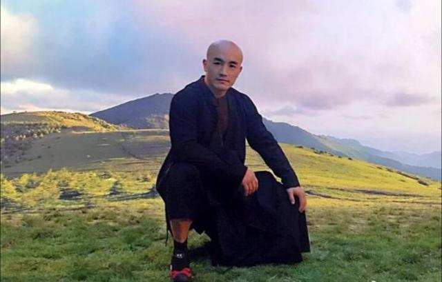 王波|原创武僧一龙再获力挺！著名作家：皮香远太无耻，像狗皮膏药粘着一龙