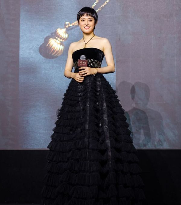 形象|孙俪长发造型公开，形象大变如“整容”，至少年轻了十岁