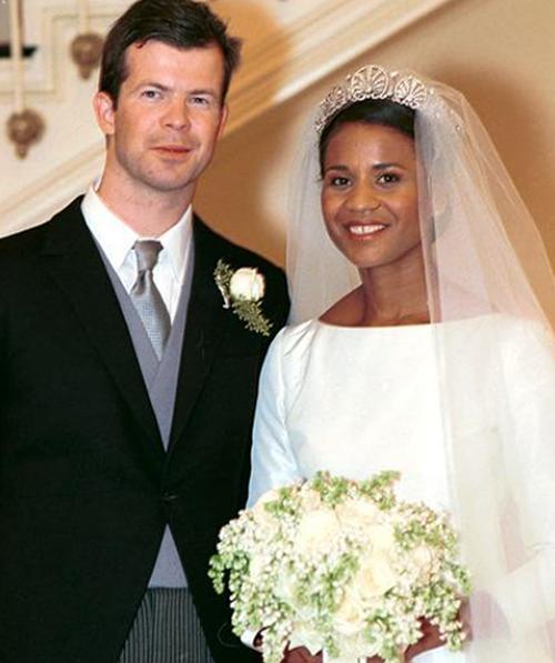 衣品|办时装品牌，颜值低衣品还很土，欧洲首位黑人王妃凭啥拿下王子？